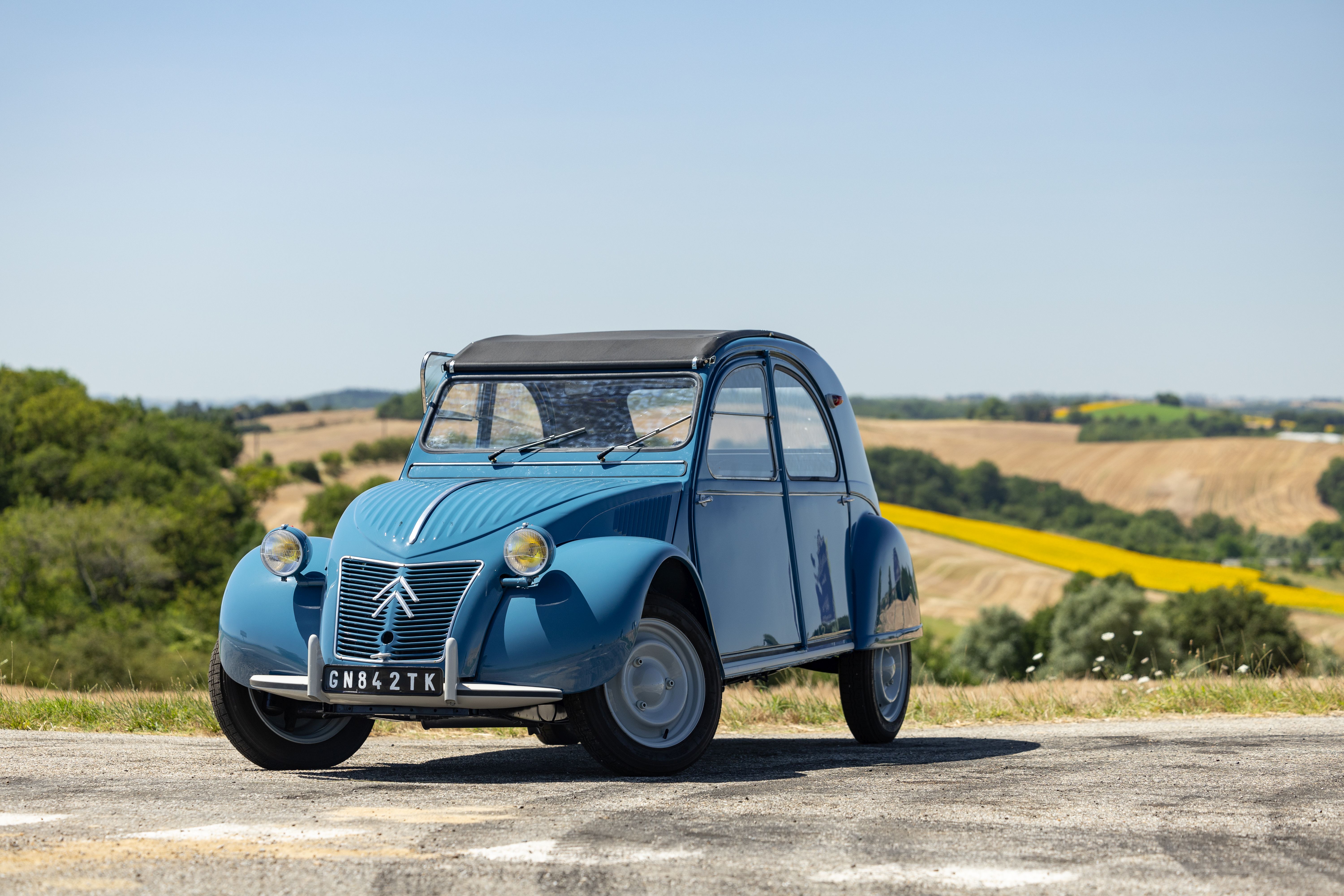 Vitesse Citroen 2CV AZU 1966 オープンルーフ 1966 Citroën 2CV Market - CLASSIC.COM